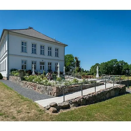 Gross Helle Manor House Tatil Evi *